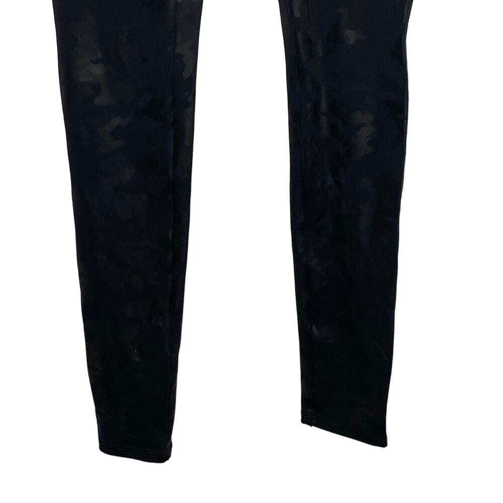 Spanx‎ Womens Size Small Black Faux Leather Camo Leggings Pants Pull On Stretch - Picture 4 of 7